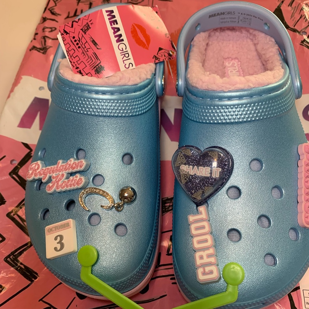 CROCS Mean Girls Crocs Light Blue with Pink Lining. New with Tags. Women’s sz 6